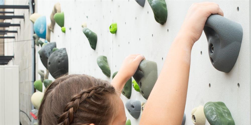 Choosing the Right Bouldering Jugs for Your Climbing Wall